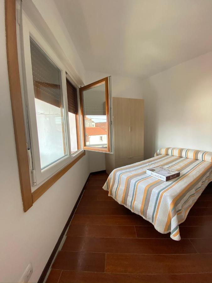 Amplio Apartamento En El Centro De O Grove Esterno foto